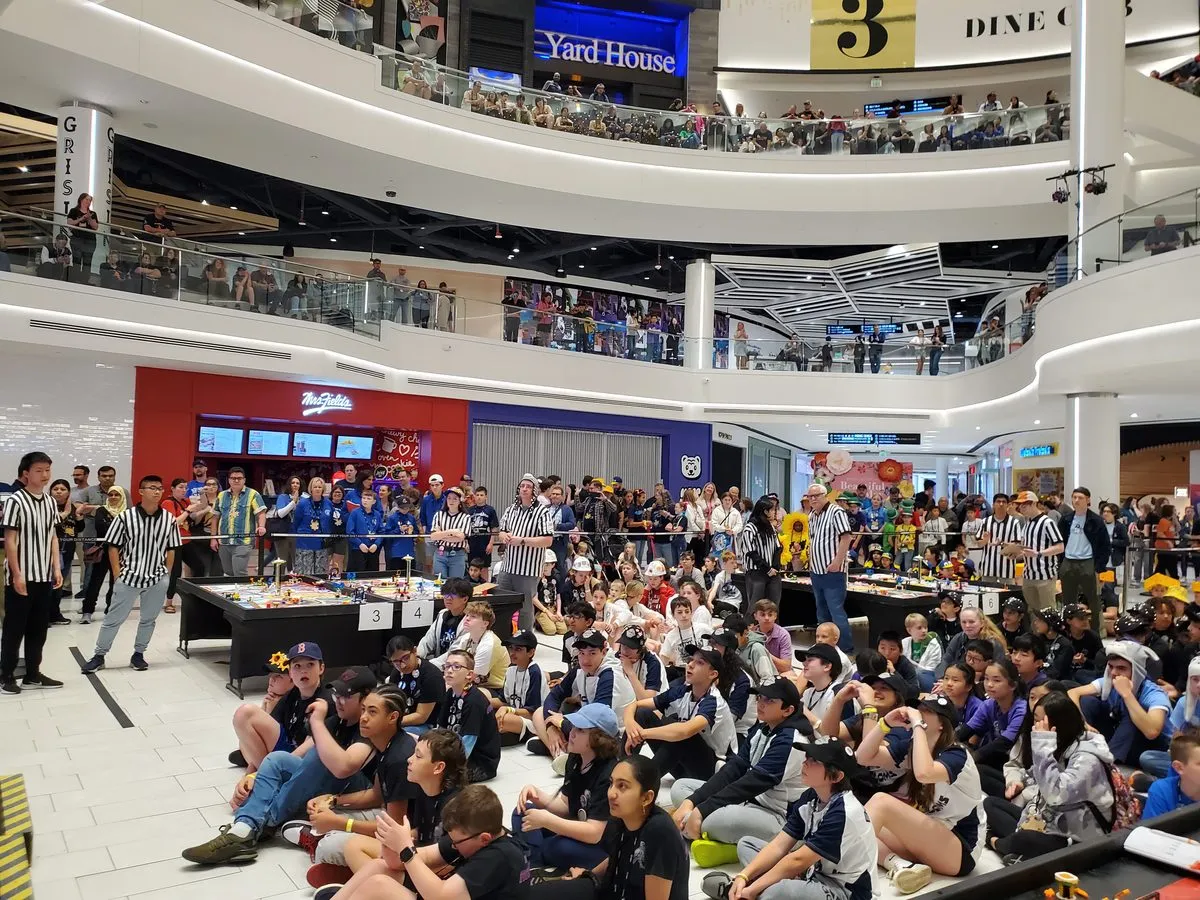 Crowd at a co-hosted FLL event